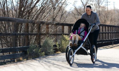 How To Choose A Jogging Stroller With The Right Handlebars